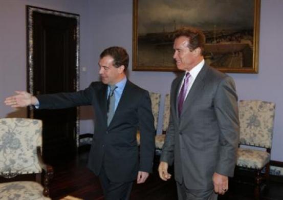 Schwarzenegger a moszkvai dugók ellen 