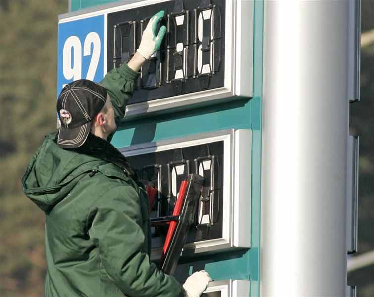 Oroszország: nő a benzin ára