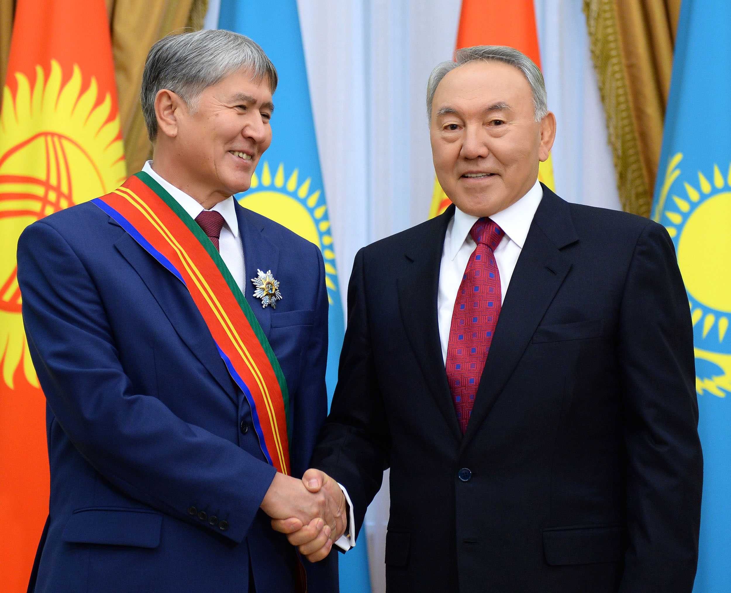 Kazah segítő kéz Kirgizisztánnak