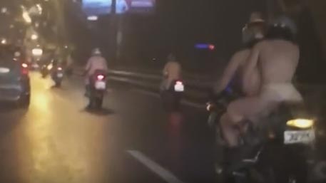 Meztelen motorosok száguldoztak Moszkvában 