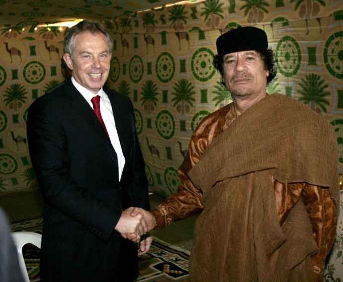 Tony Blair Kazahsztánba szerződött 