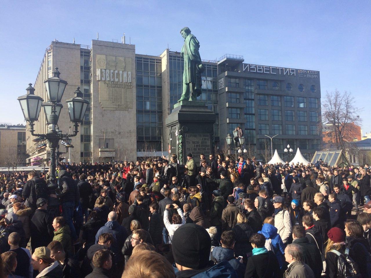 Megosztott az orosz politikai elit a tüntetésekről
