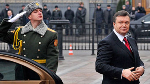 Összevissza nyilatkoznak Janukovics nevében