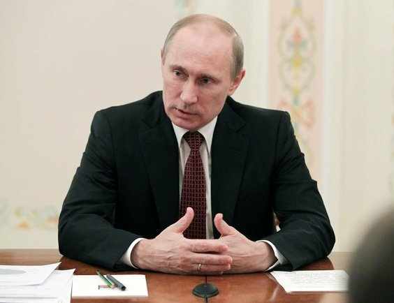 Putyin támogatja a szenátorok választását