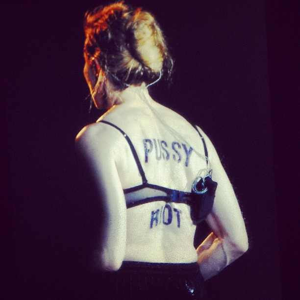 Madonna is a Pussy Riot mellett 