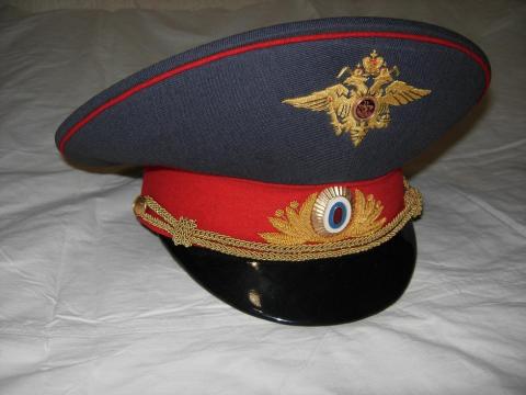 Medvegyev hat rendőrtábornokot váltott le