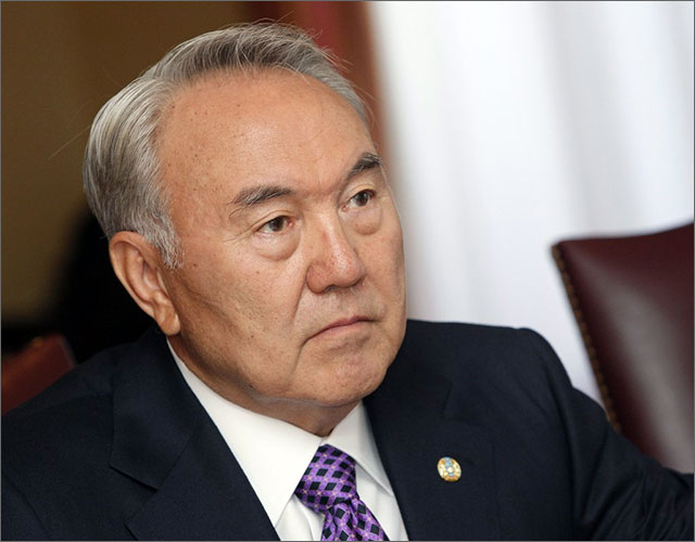 Nazarbajev: Kazahsztán Ukrajna sorsára juthat 