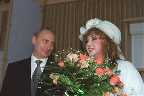 Putyin kitüntette Pugacsovát