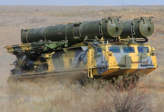 Már Szíriában vannak az Sz-300-as rakéták
