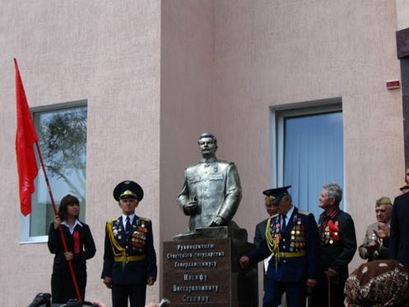 Börtönt kaptak a Sztálin-szobor lefejezői 