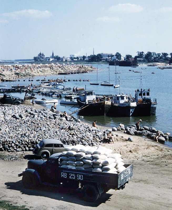 Az ötvenes években a Volga mentén 