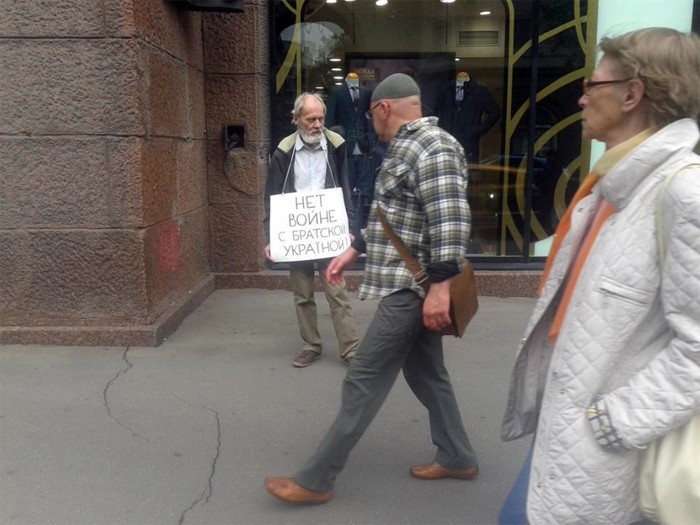 Magányos tüntetők Moszkvában a háború ellen